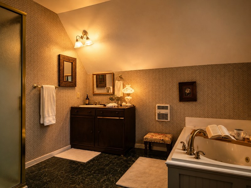 Bailey Inglish Suite private jetted tub for an anniversary stay in Bonham