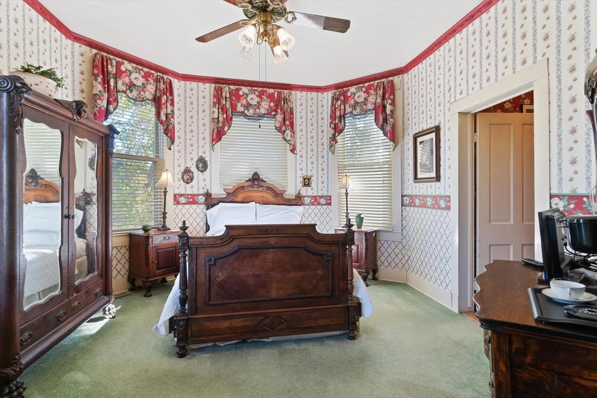 Sam Rayburn Suite historic guest room at Four Winds